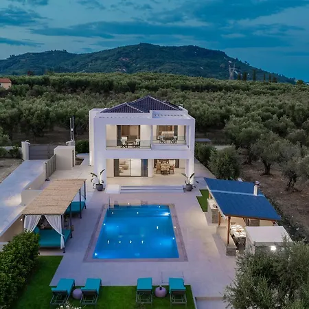 Villa Antonia - Luxurious Serenity With Private Pool, By Zantewize Kalipádhon